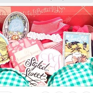 🎀🎊🛍🎉MYSTERY BOX!!!🛍🎀🎈🎉🎊